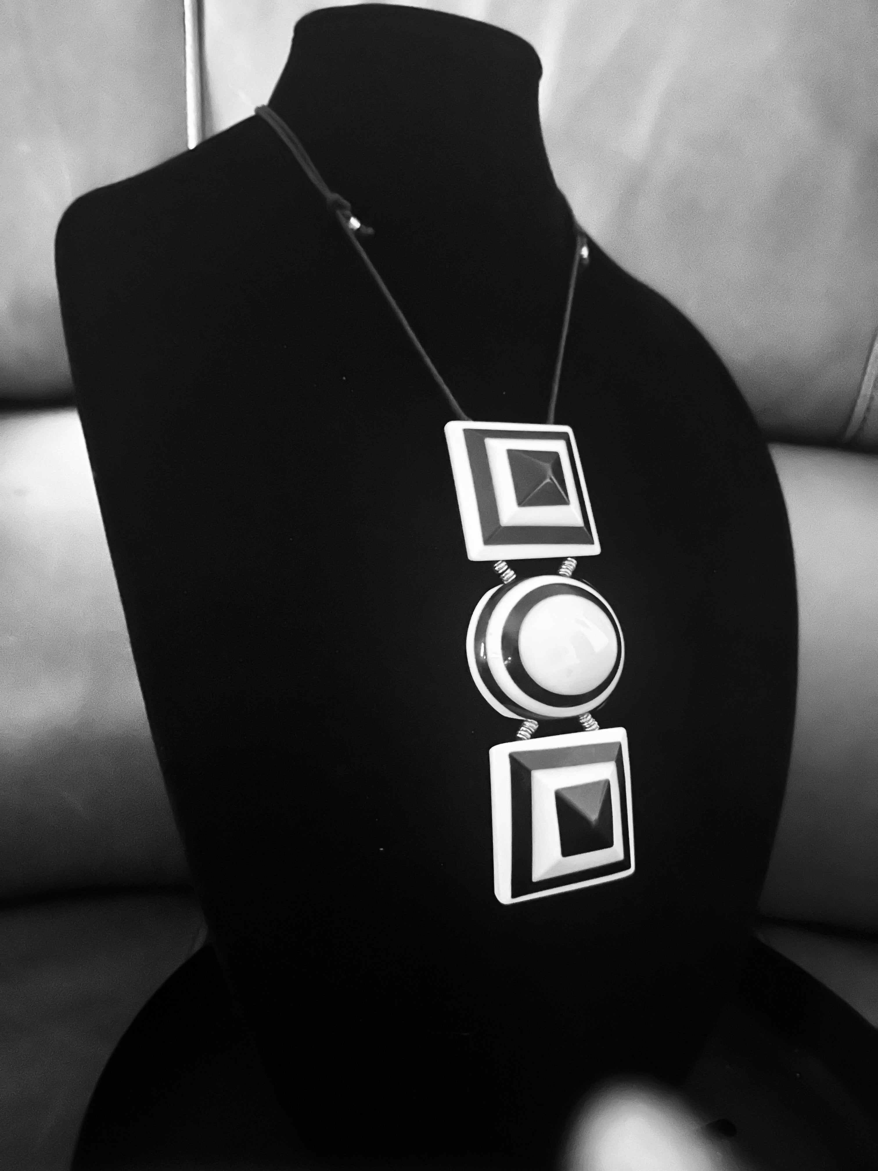 Black Square, White Circle, Black Square