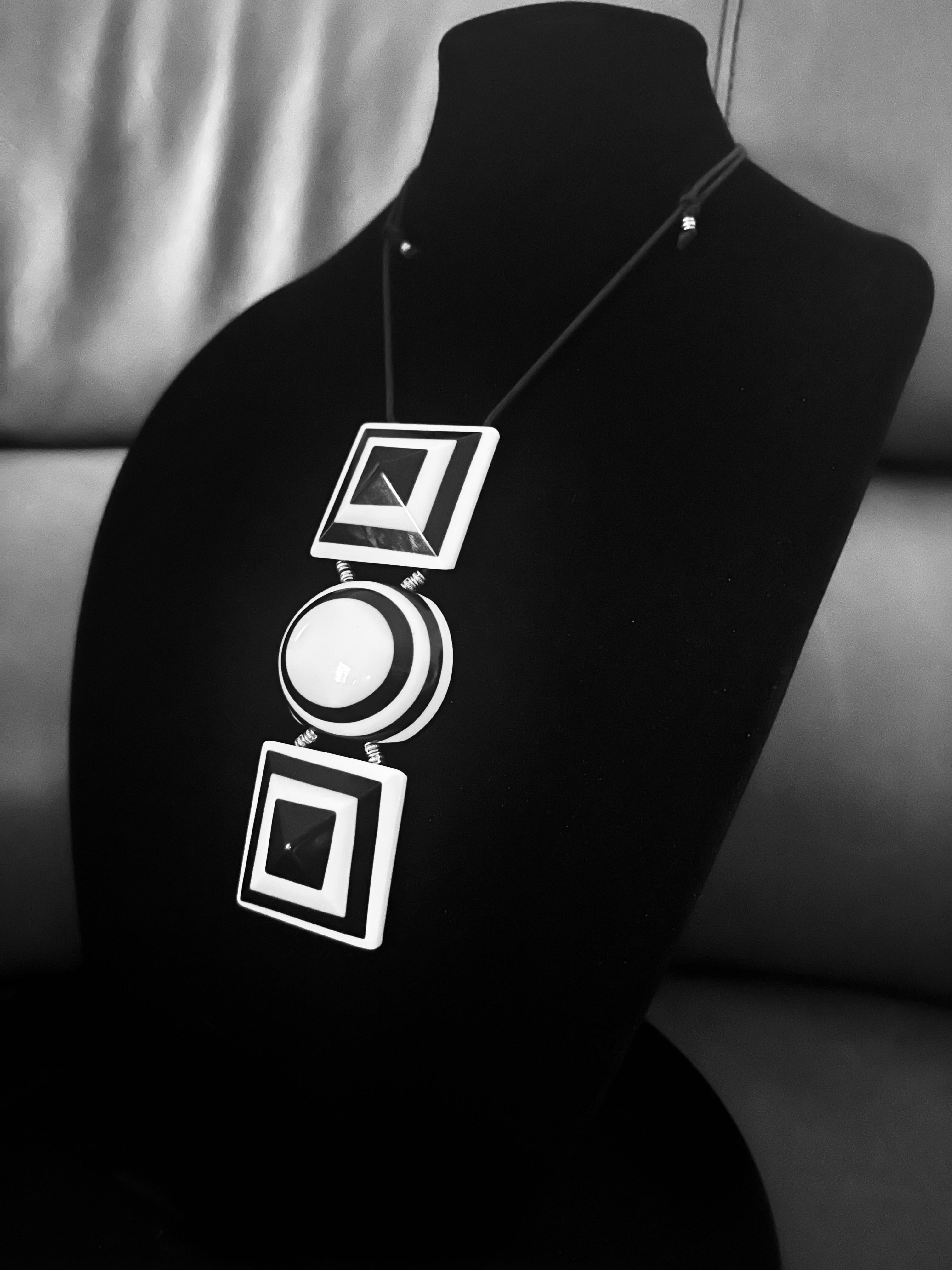 Black Square, White Circle, Black Square